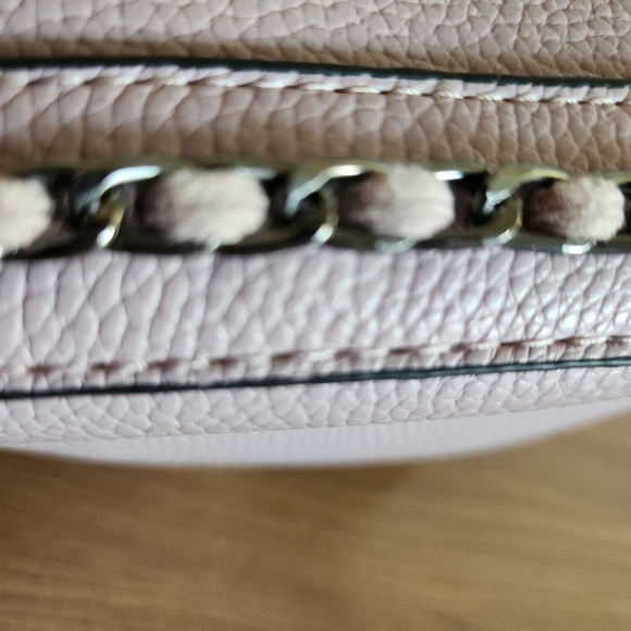 Womens Chic Chain Link Style Lavender Crossbody Bag - Picture 12 of 16